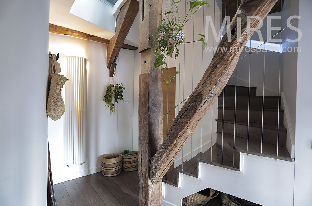 C2086 – Escalier tournant en bois