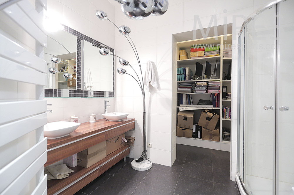 C2087 – Bathroom