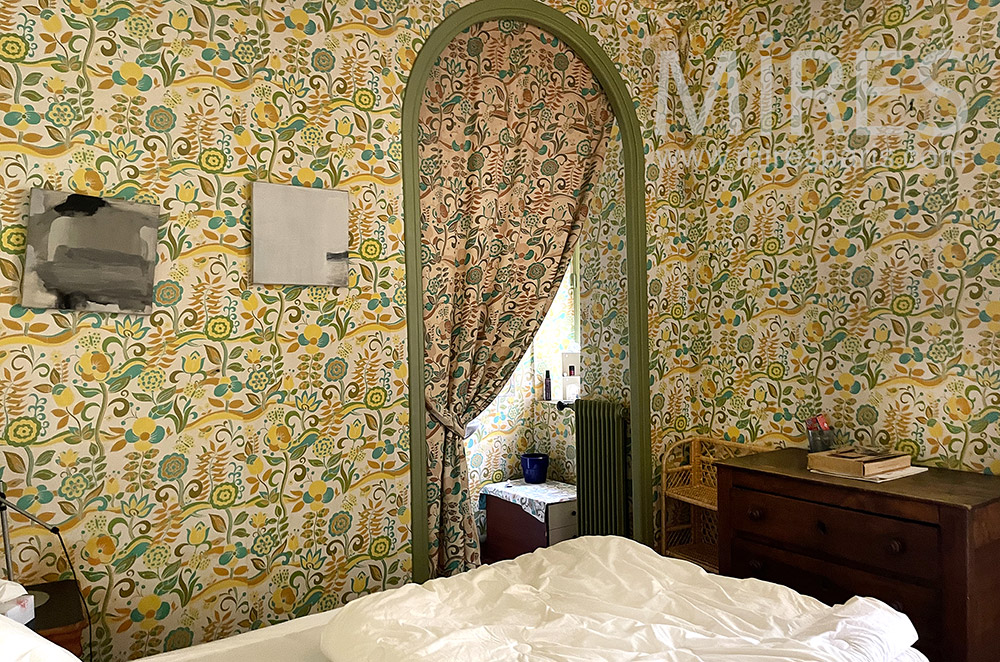 C2092 – Wallpaper bedroom