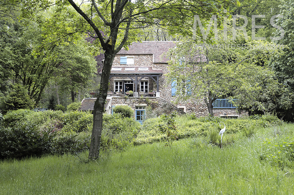 C2099 – Maison dans la forêt