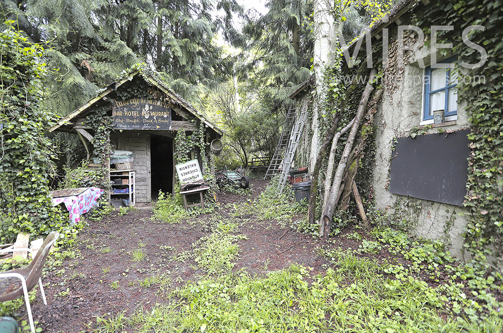 C2099 – Cabane de jardin