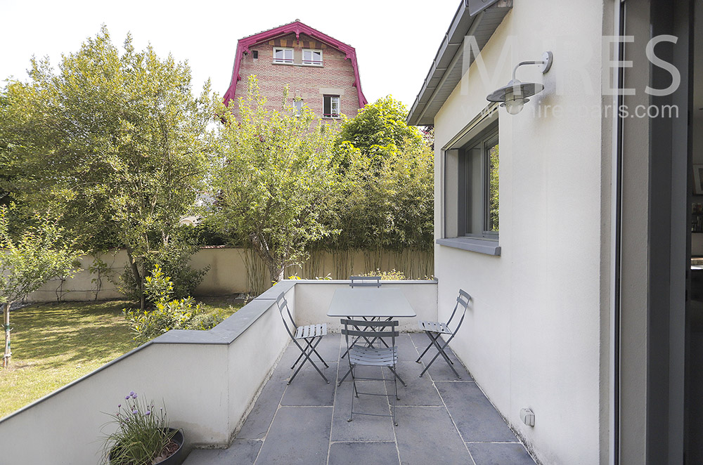 C2103 – Terrasse côté jardin