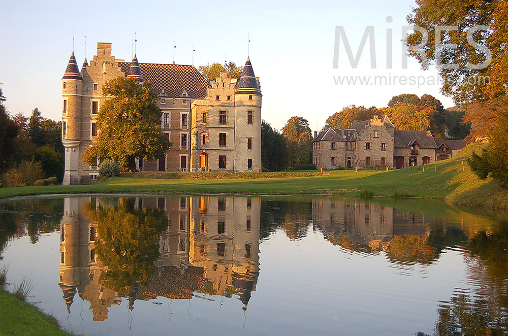 C2095 – 19th century castle