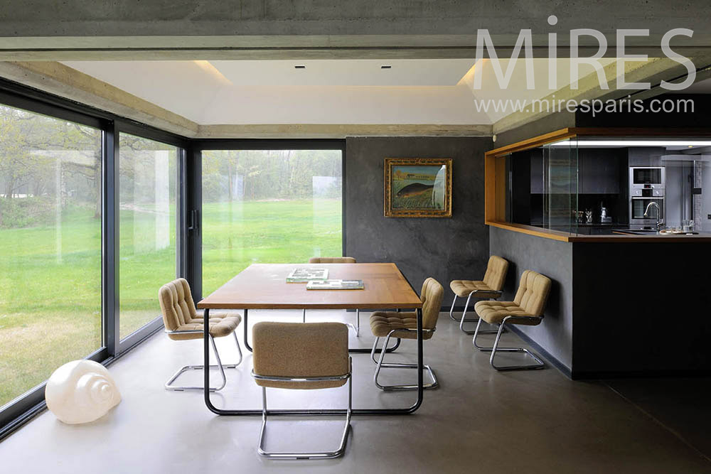 Dining room kitchen with bay windows. C2100