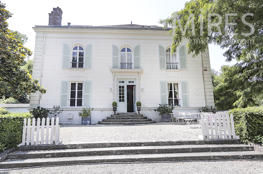 Large gravel terrace. C1028