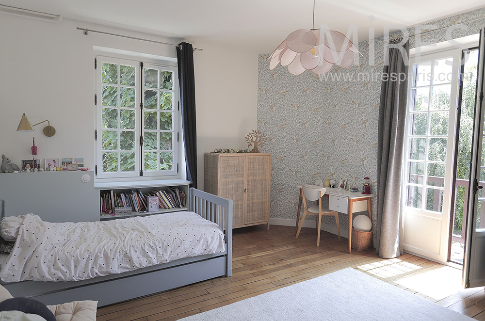 C1954 – Children’s room with balcony