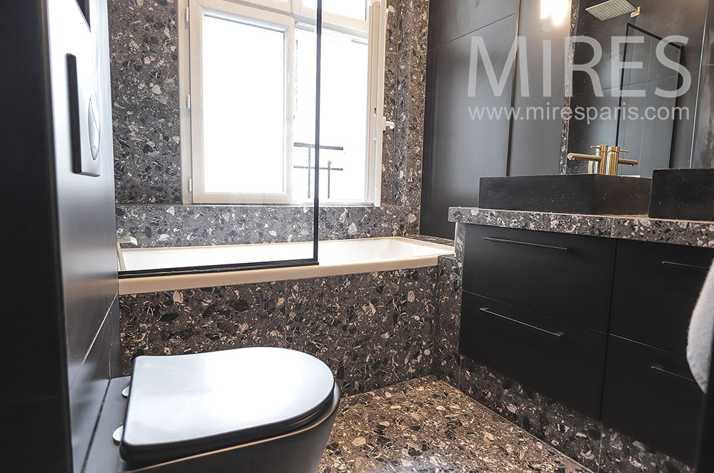 C2106 – Marble bathroom