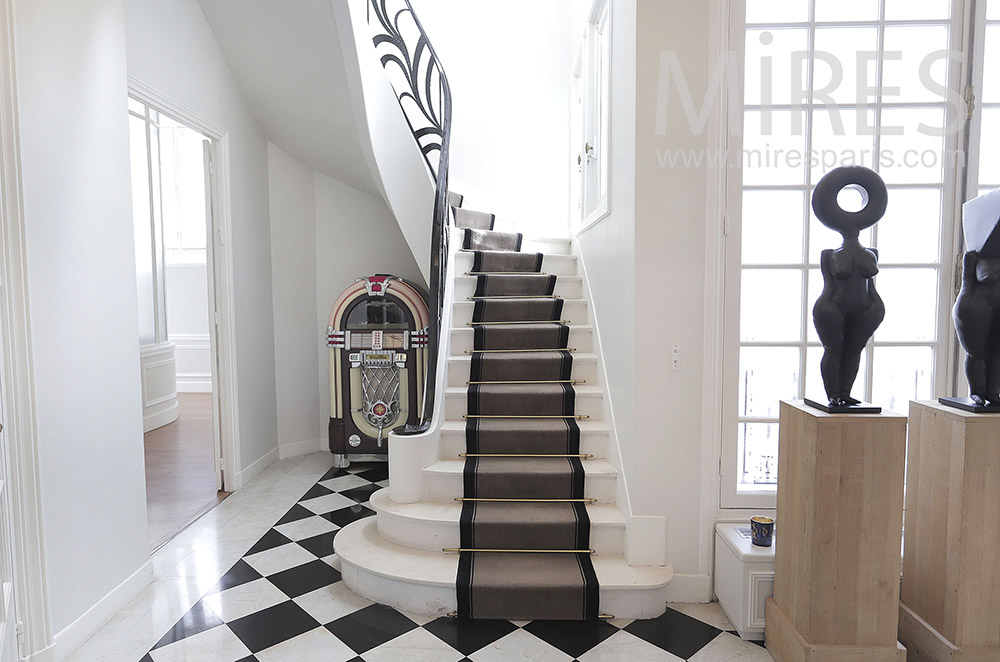 C2108 – Black and white staircase