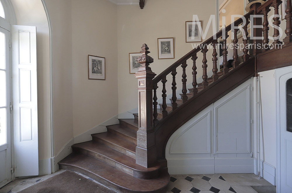 C2115 – Wood staircase