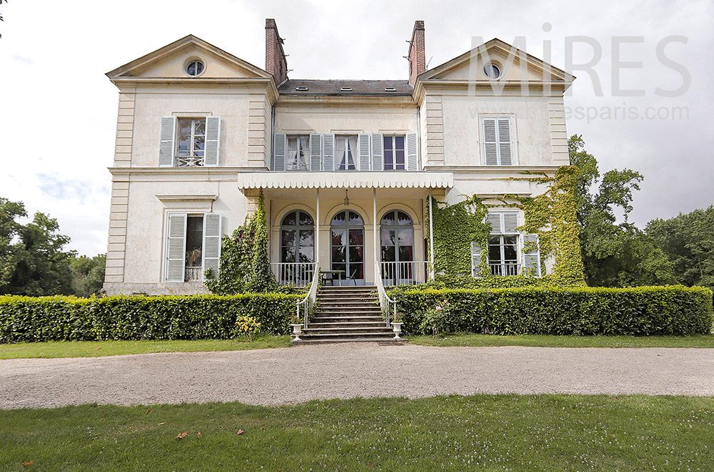 C0333 – Family mansion