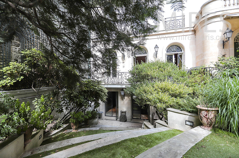 C2135 – Private mansion