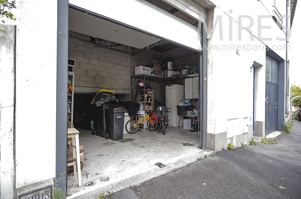 C2125 – Garage and storage room