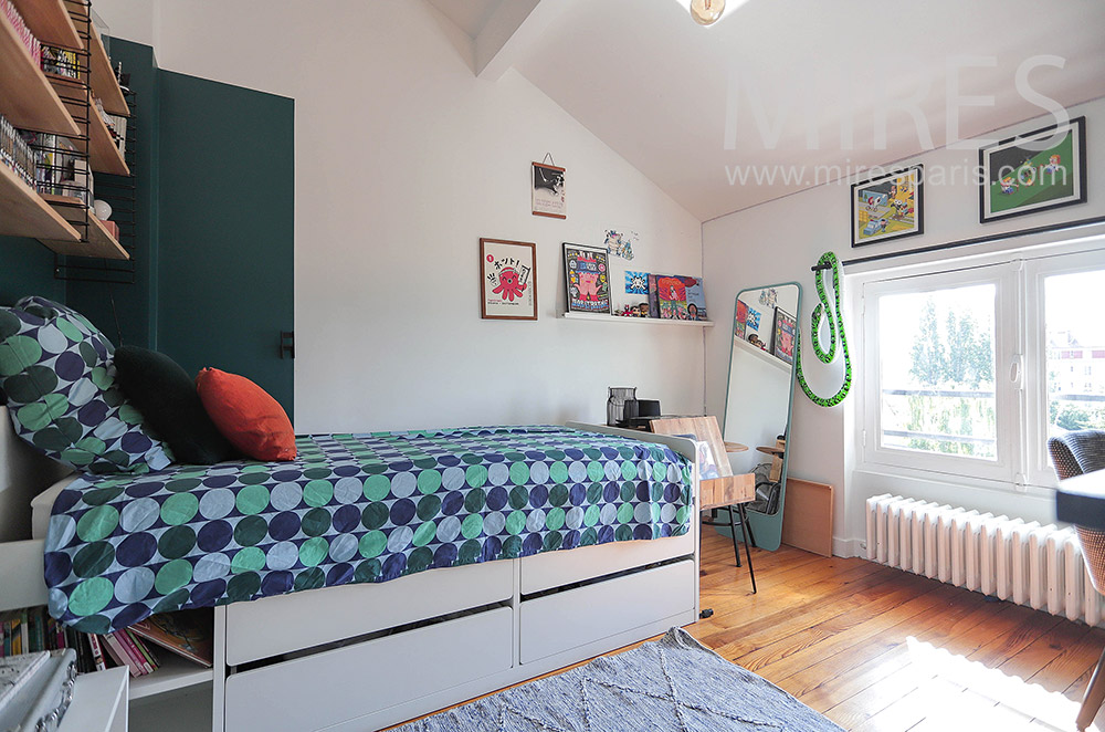 Simple bedroom. C2125