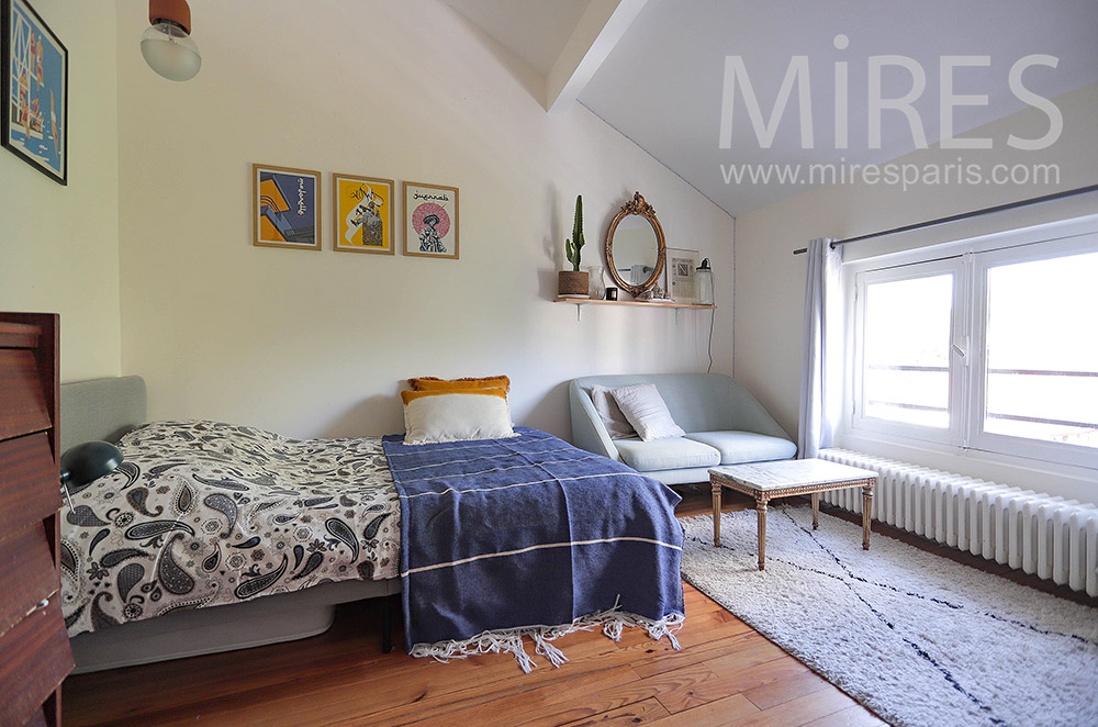 Teenage room. C2125