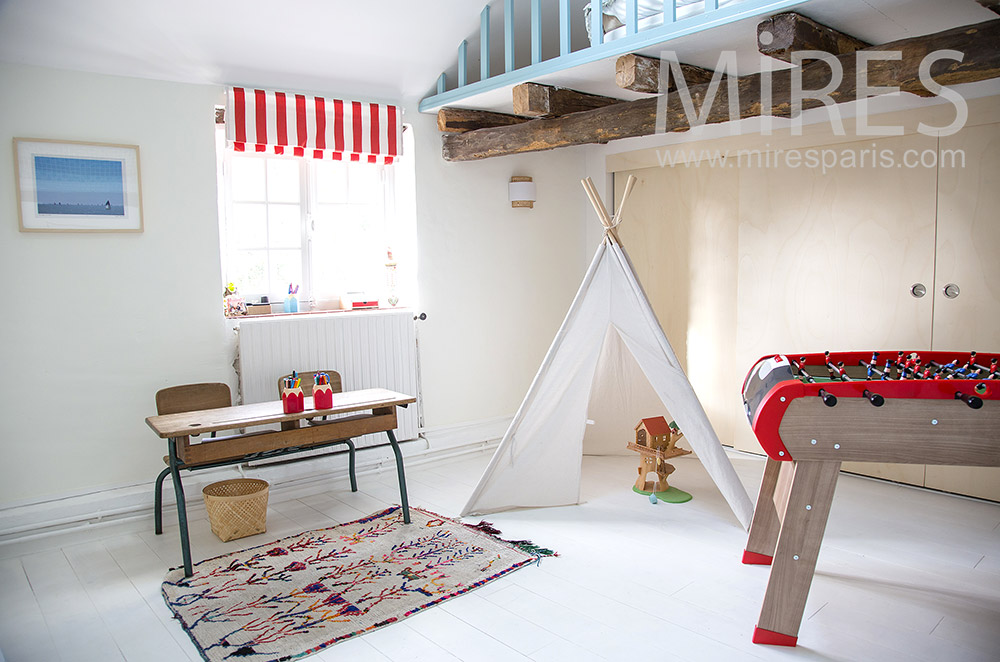 C2129. Chambre d’enfant et mezzanine