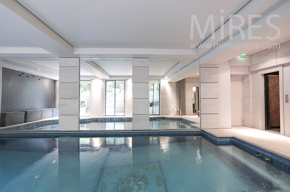 C2135 – Piscine intérieure
