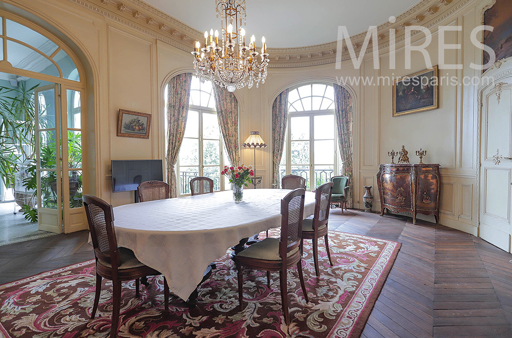 C1864 – Classic dining room