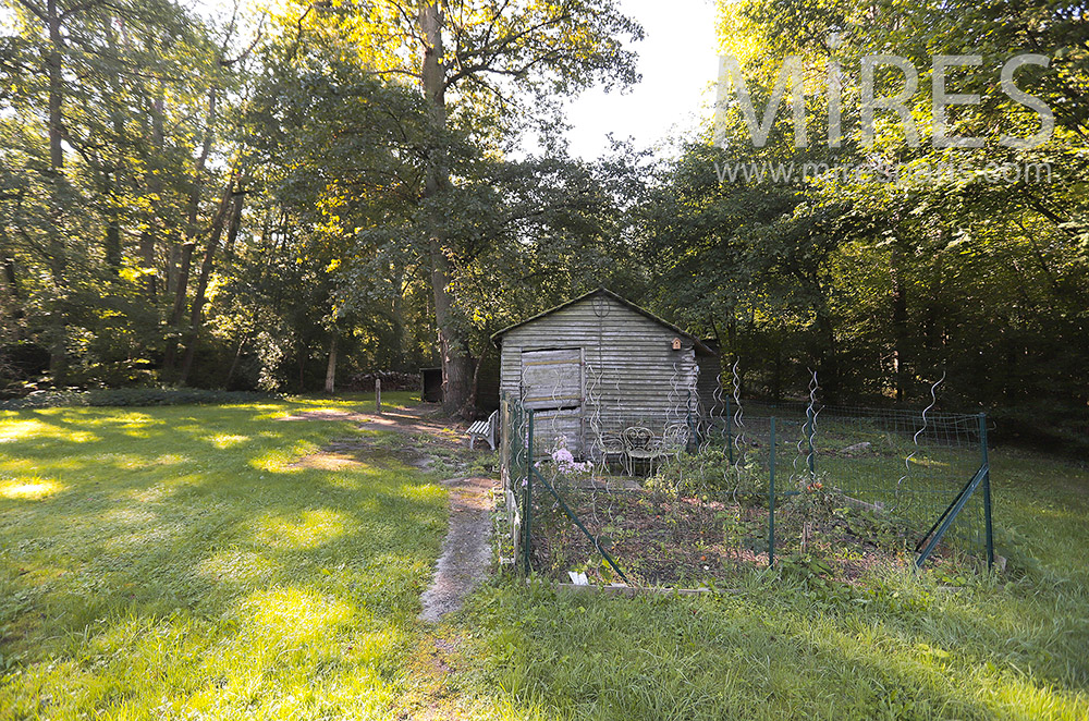 C2148 – Cabane de jardin