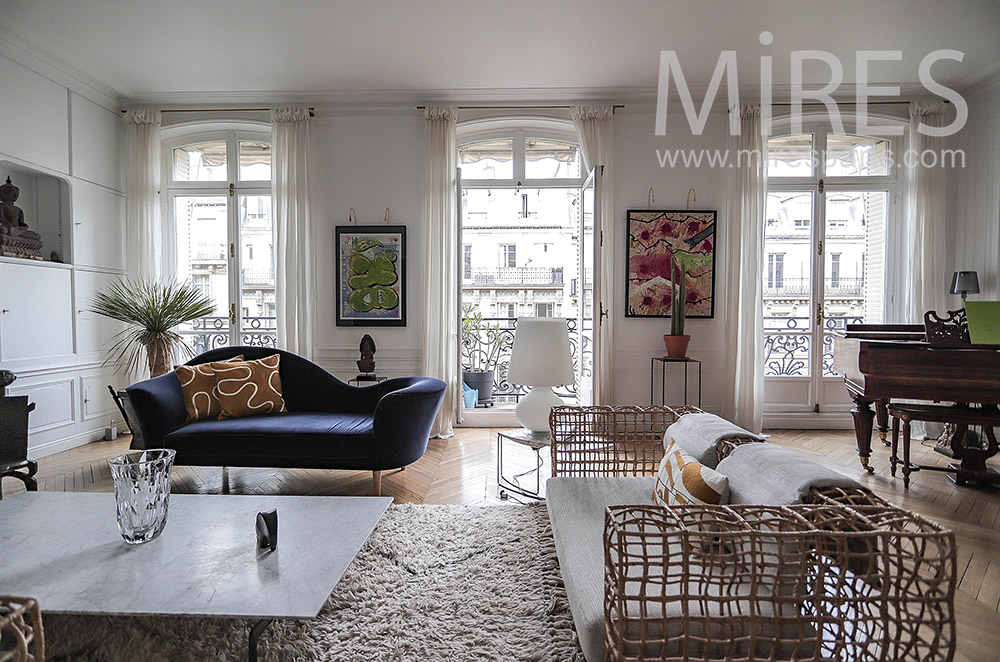 C2150 – Haussmannian apartment