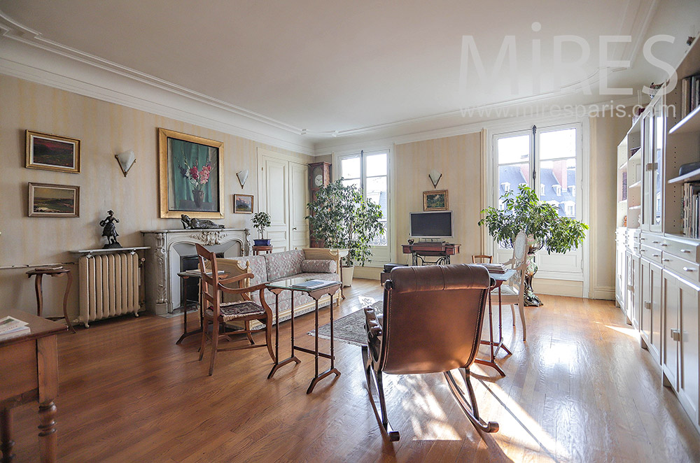 C2154 – Living room and library