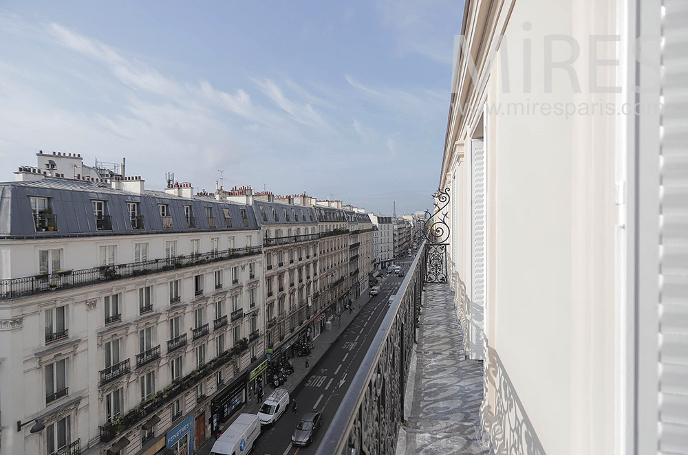 C2154 – Long balcony Eiffel Tower view