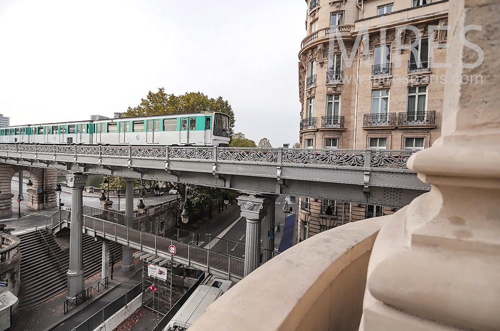 C2157 – Métro aérien