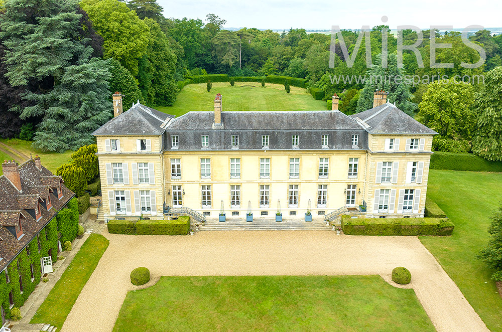 C2167 – 19th century castle, converted outbuildings