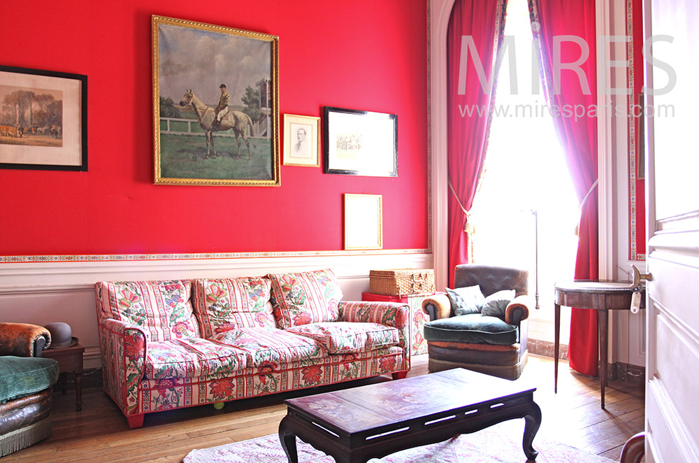C0355 – Small red living room