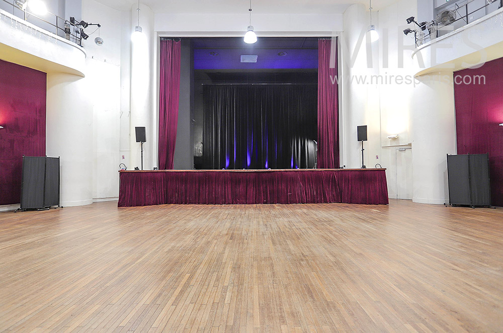 C2165 – Salle de spectacle
