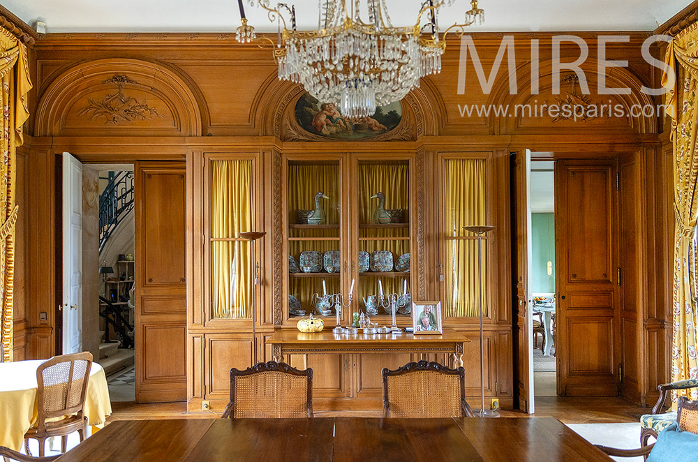 C2167 – Dining room, old woodwork