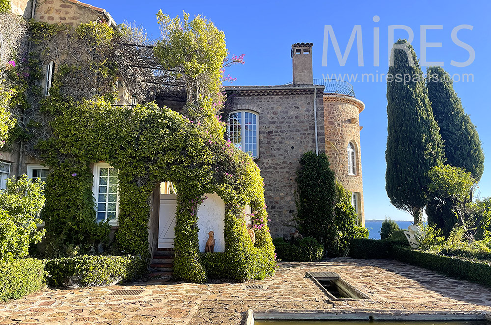 C2169 – Exterior views, garden side