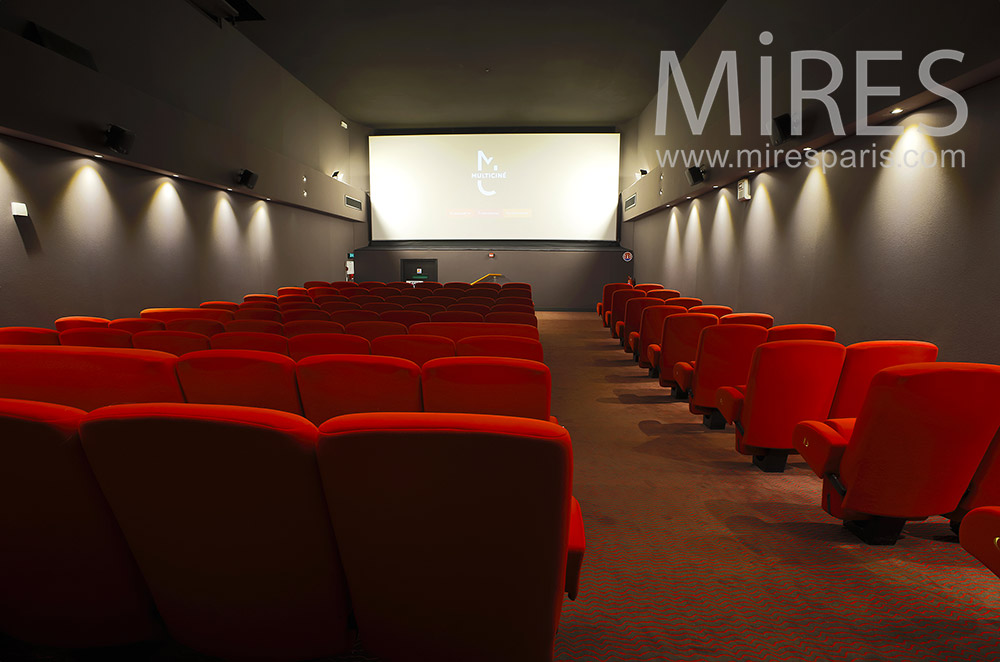 C2186 – Small cinema room