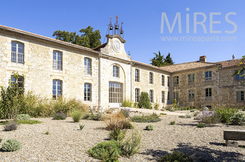 C2181 – Two houses and a south-west gîte