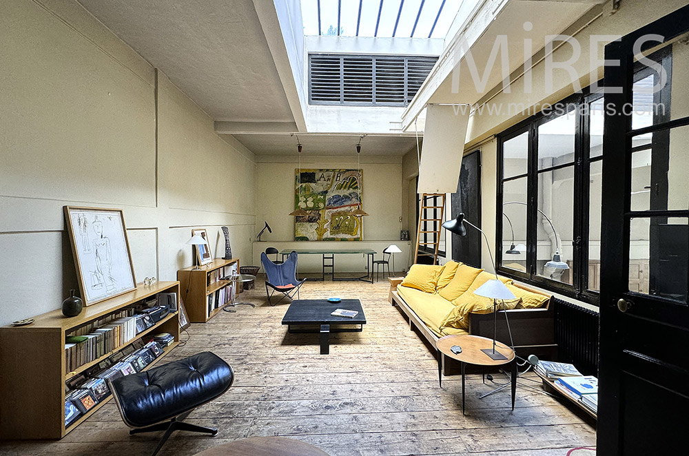 C0387 – Salon