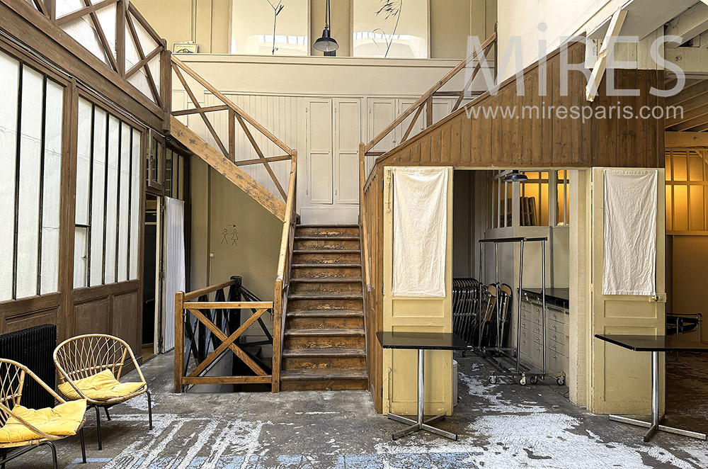 C0387 – Staircase