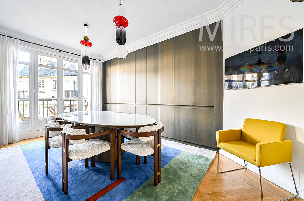 C2072 – Dining room and balcony