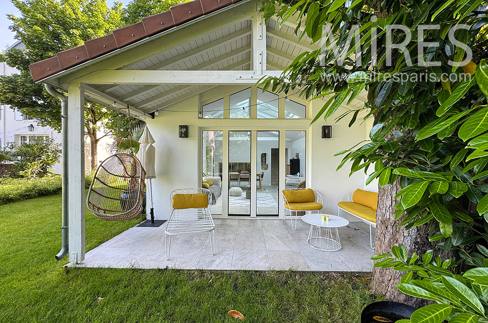 C2208 – Maison indépendante dans propriété