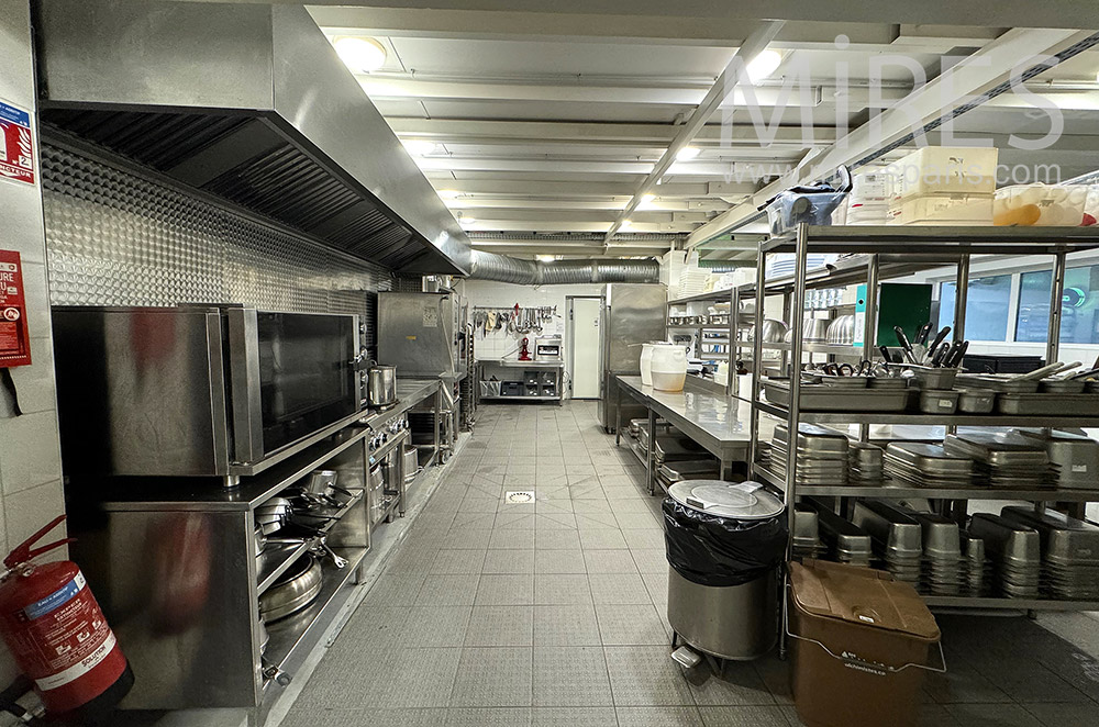 C2202 – Porfessional kitchen