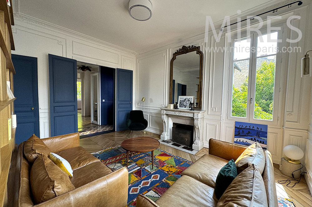 C2205 – Living room