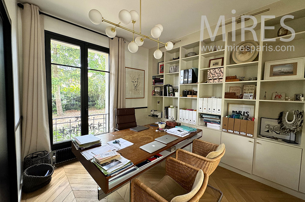 C2207 – Office