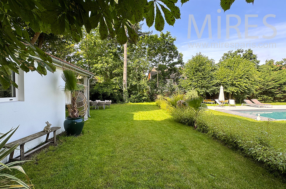 C2208 – Exteriors