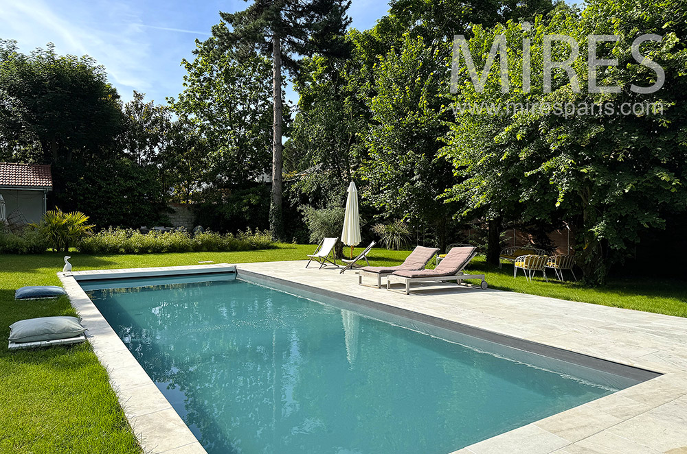 C2208 – Swimming pool