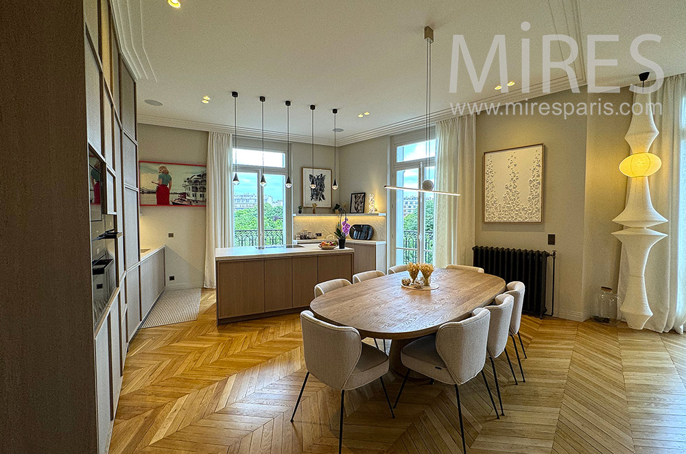C2209 – Dining room and kitchen