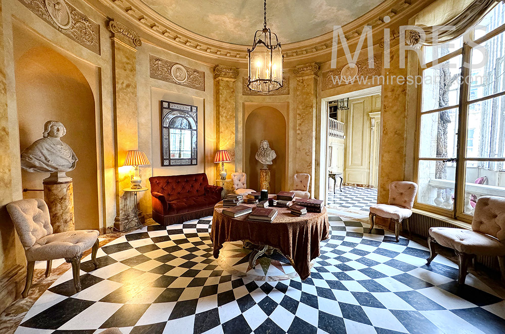 C1286 – Parisien apartment