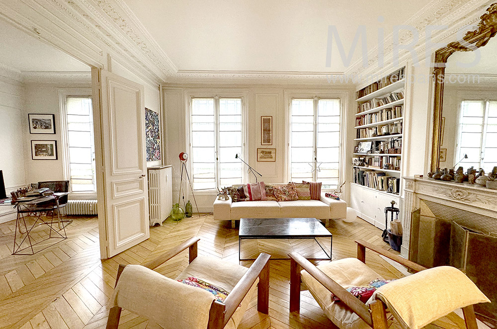 C2211 – Parisian apartment