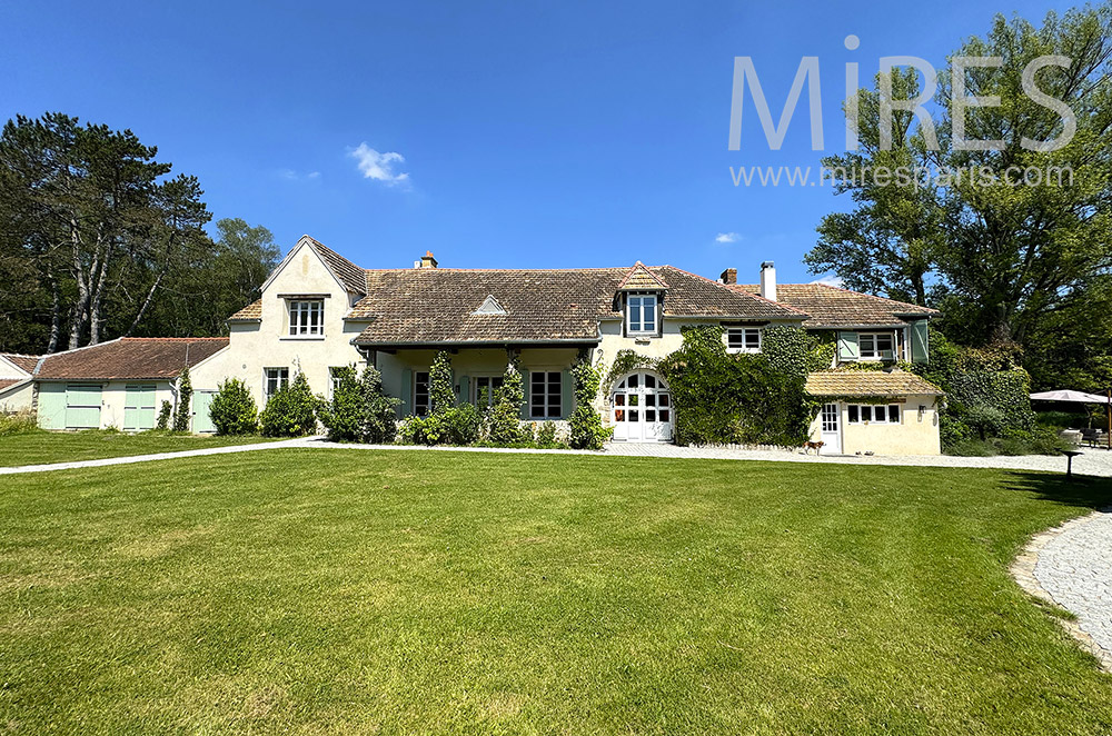 C2212 – Country house