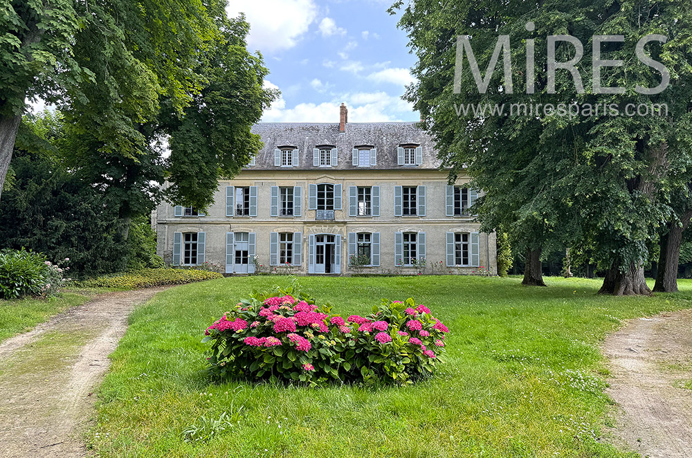 C2215 – 18th century manor
