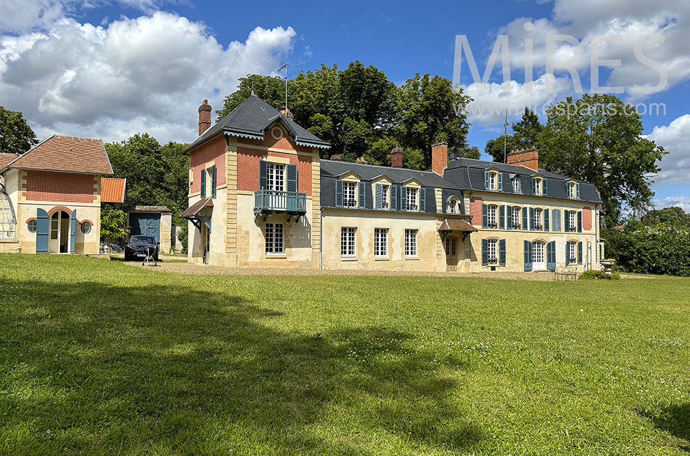 C2222 – Manor