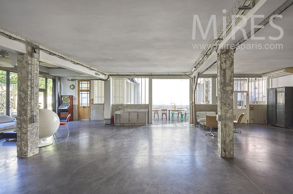 C2225 – Loft photo studio