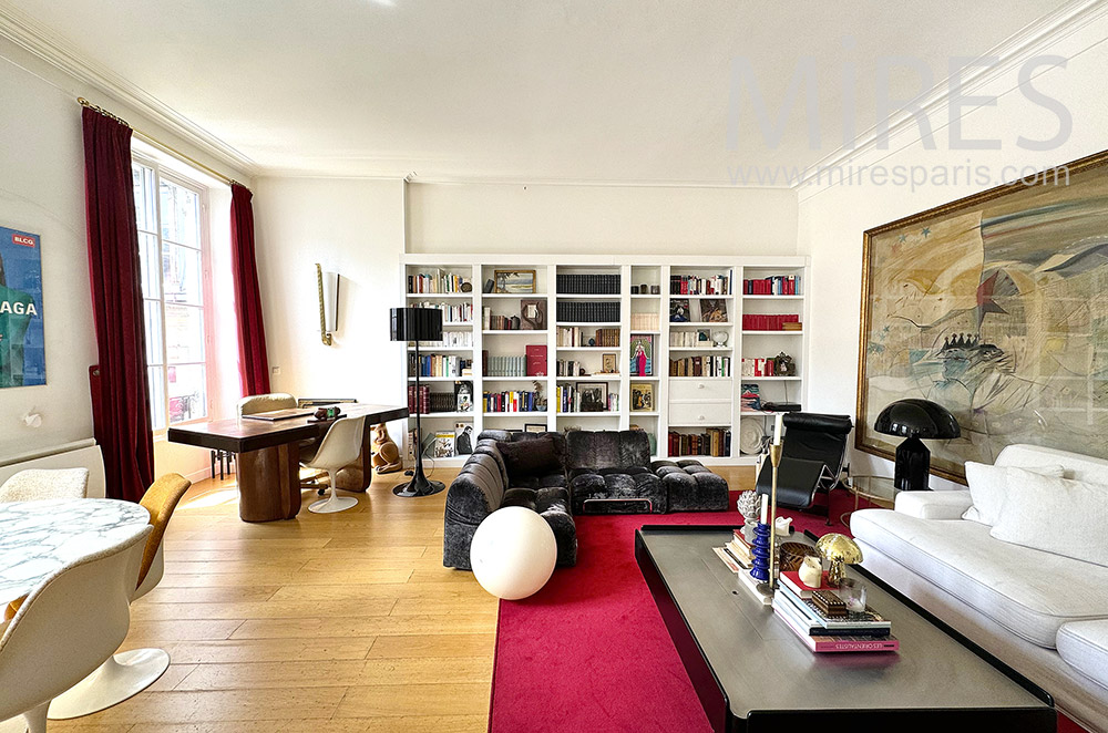C2210 – Parisian apartment